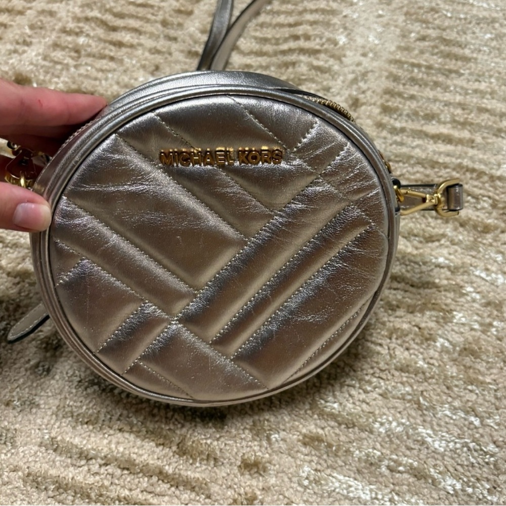 Michael Kors Metallic Silver Quilted Crossbody Bag - Picture 3 of 4